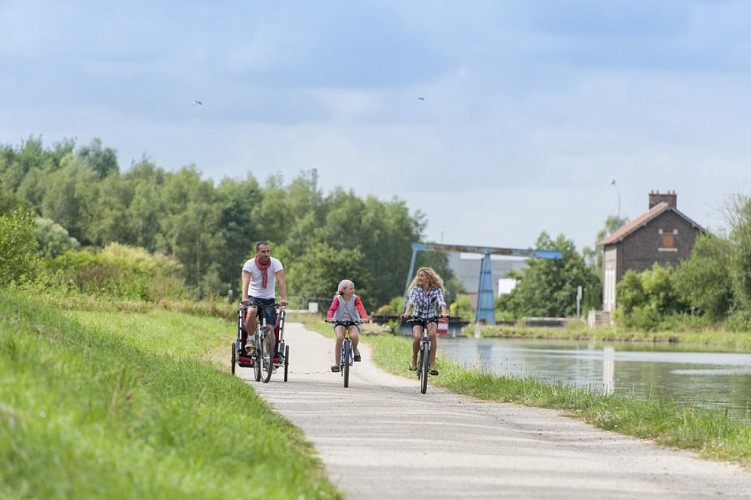 Canal de dérivation à Chauny