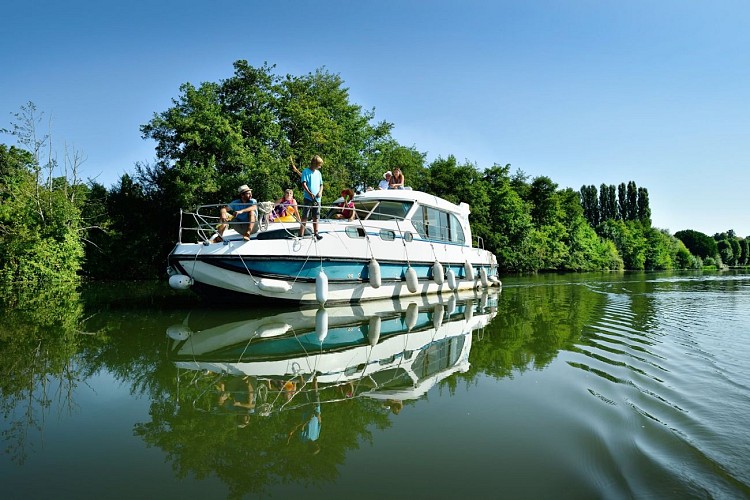 Location de bateau sans permis - Anjou Navigation