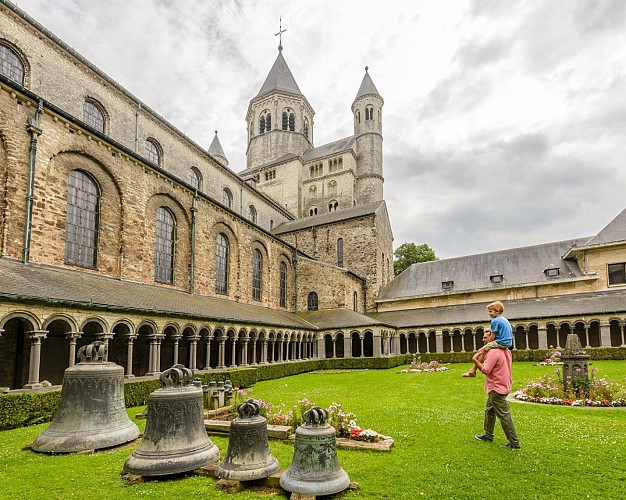 Collegiale Sainte-Gertrude Cloitre