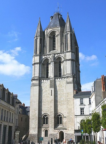 La Tour saint-Aubin