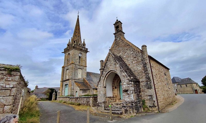Plufur - La chapelle et l'église