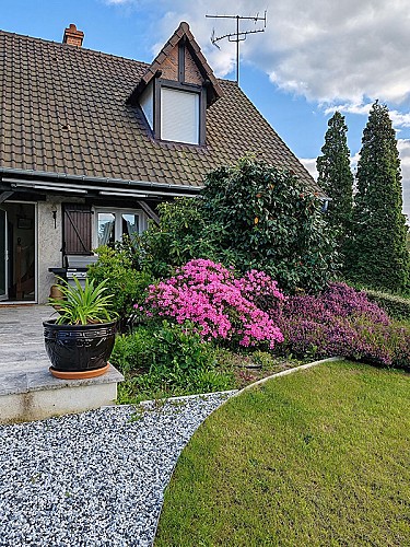 Parterre-devant-maison_tis