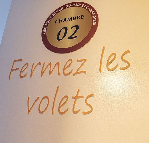 chambre fermez les volets