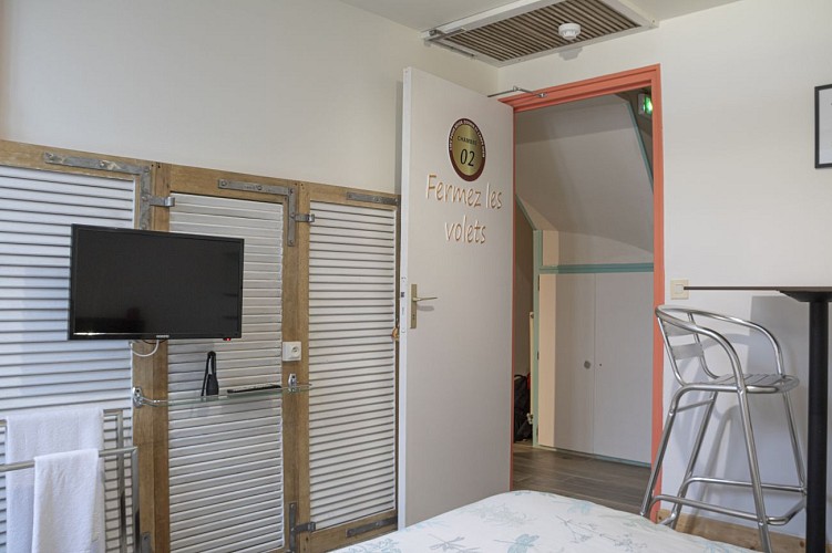 chambre fermez les volets