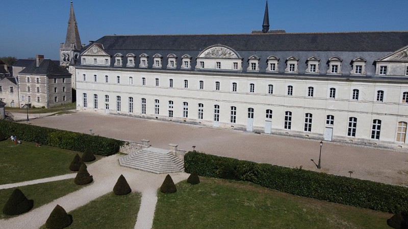 Photo officielle de l'Abbaye par drône