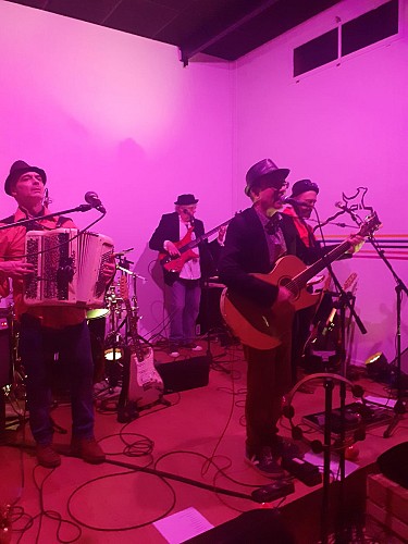 Loup Perché - concert Wouahzif