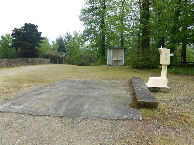 Vue aire vidange et sanitaires-ST-FRAIMBAULT