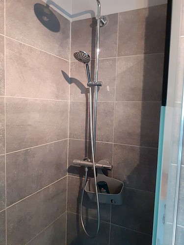 cerizay-la-vergnaie-de-l-ecluse-douche