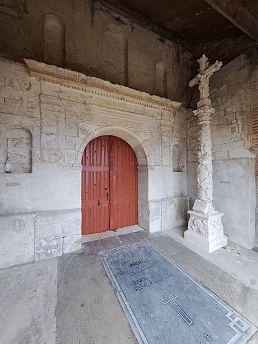 Patrimoine religieux Croix commune de cimetière Laubressel