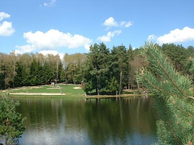 Village du Rouget, site du Moulin du Teil