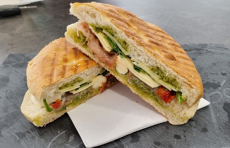 430119042_10232312085408292_2918420859767771872_n