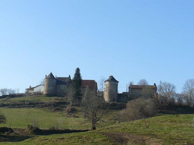 Eglise gothique et village de Cros de Montvert, barrage d'Enchanet