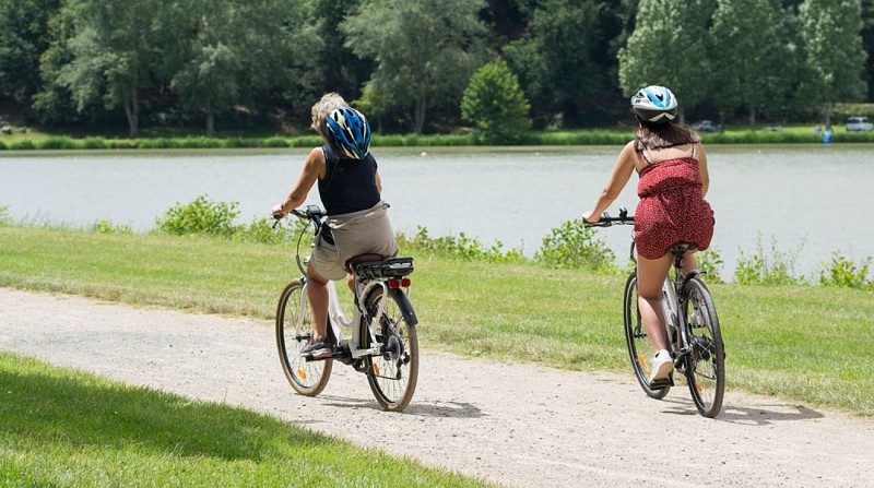 Activité Vélos à la base de loisirs de Brûlon