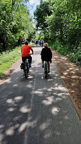 Ligne 39_cyclistes de dos_03-2023-redim