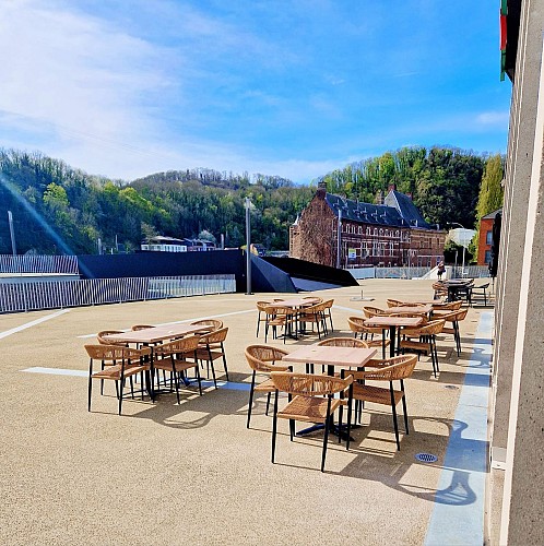 La pose cafe terrasse