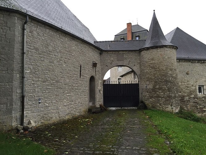 Le château-ferme de Roly