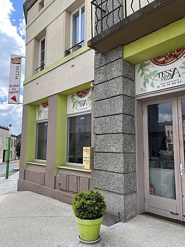 cerizay-restaurant-tessa-pizza-facade