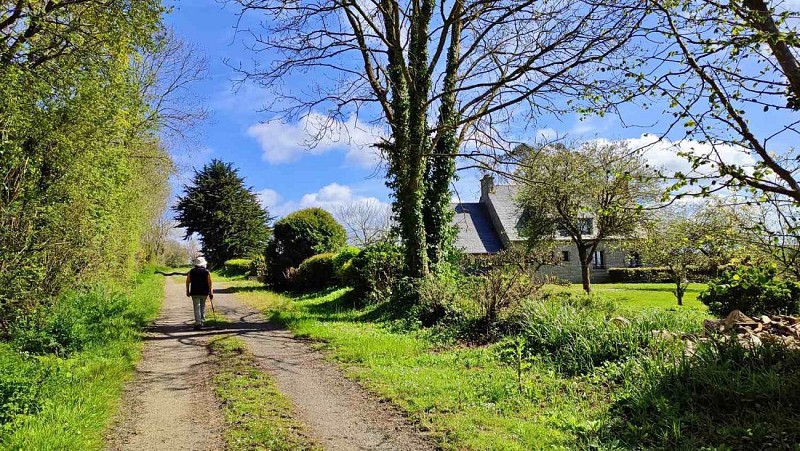 continuer sur le chemin d'exploitation