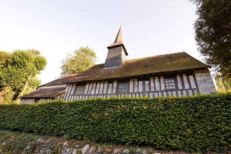 Sentiers du Dué . Chapelle Sainte Clothide de St Germain de Pasquier