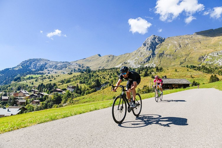 Cycling stay : on the Aravis mountain pass road