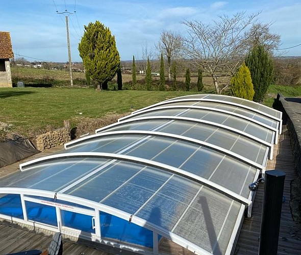 Meublé Lacay - Beyrie - couverture piscine