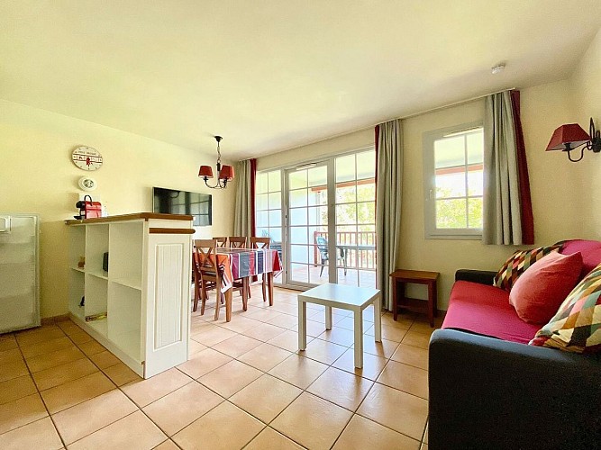 f7a56f74-dcd5-454b-8265-444b22c0e393 1440x900