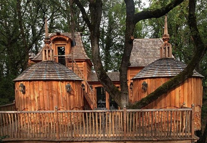 hautefort_chateaux_dans_les_arbres-58126b66