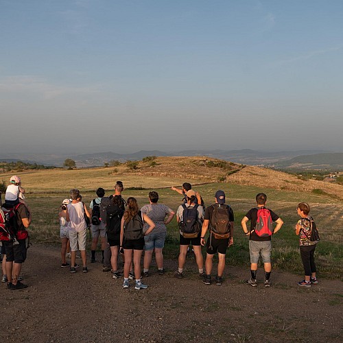 Randonnée à la journée volcanique et tectonique, la montagne de la Serre depuis Chanonat