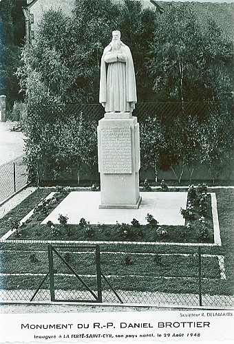 Place Daniel Brottier