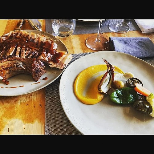 LE-RELAIS-DES-OLIVIERS---Cochon-et-garniture-plat---OT-AVANT-MONTS