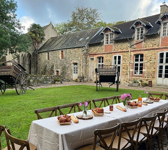 Neufmesnil-chambres-hôtes-abbaye-de-Blanchelande-13