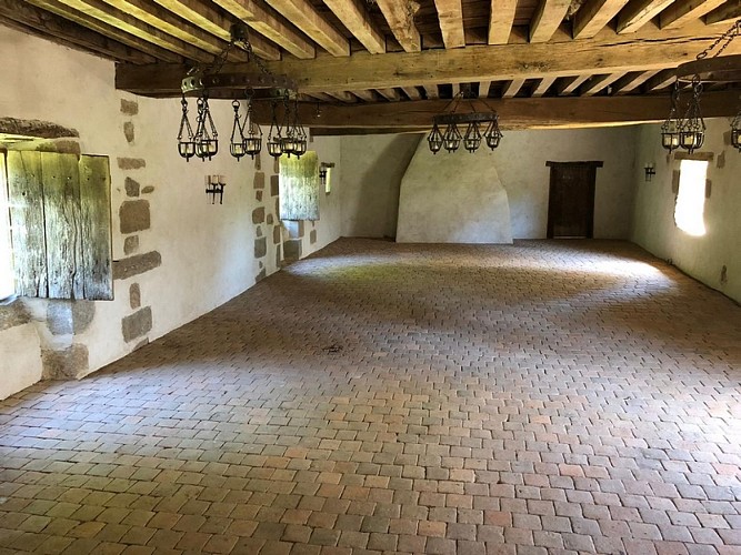 Visite du château de Montautre, la salle des gardes_4