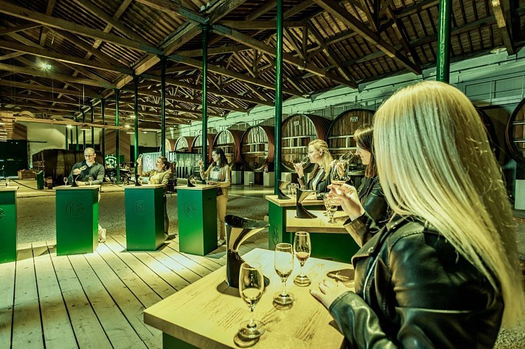 LA MAISON NOILLY PRAT