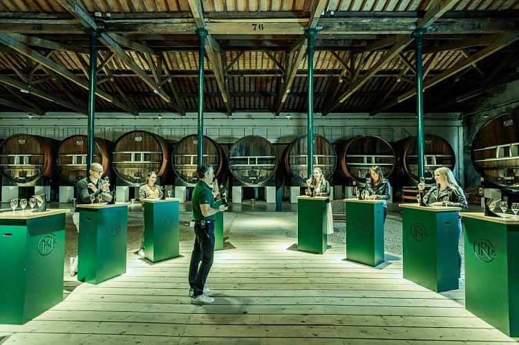 LA MAISON NOILLY PRAT