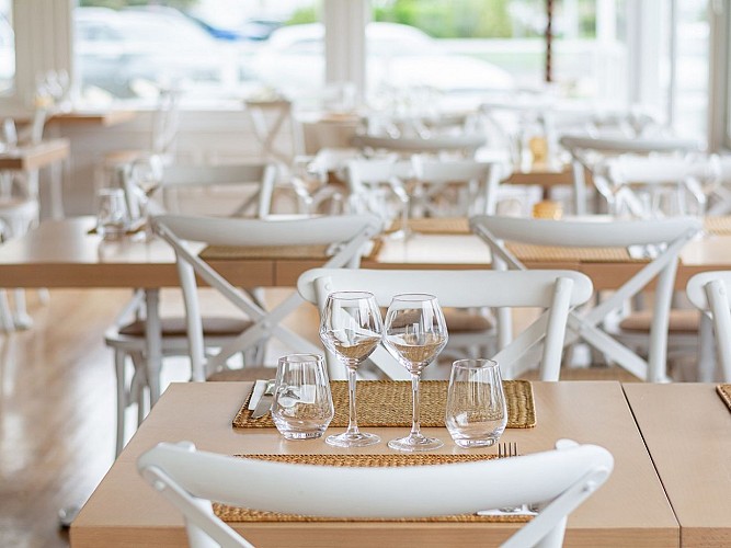 HoteldelaPlage---Salle-resto-5 (1)