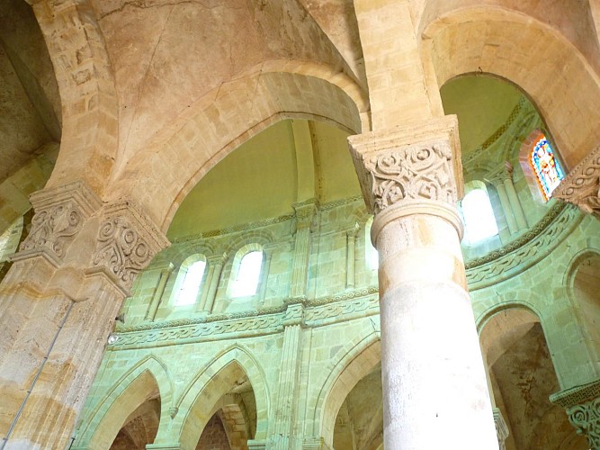 Les Pierres parlent - Eglise de Saint-Menoux