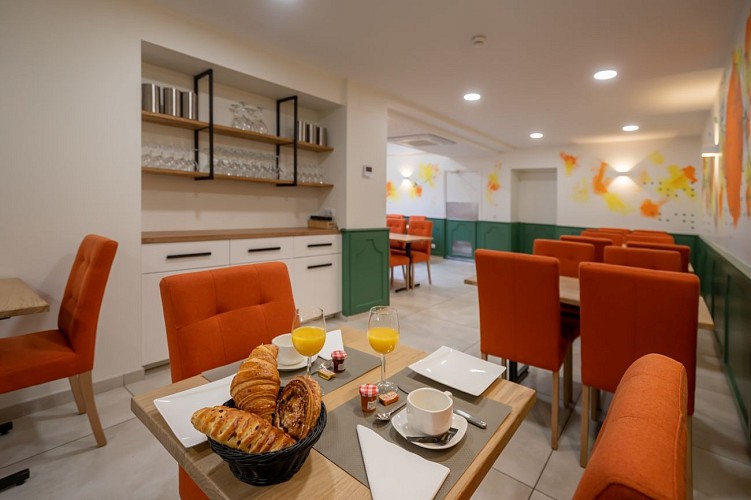 LeBristol - Petit-dejeuner - OLORON SAINTE-MARIE