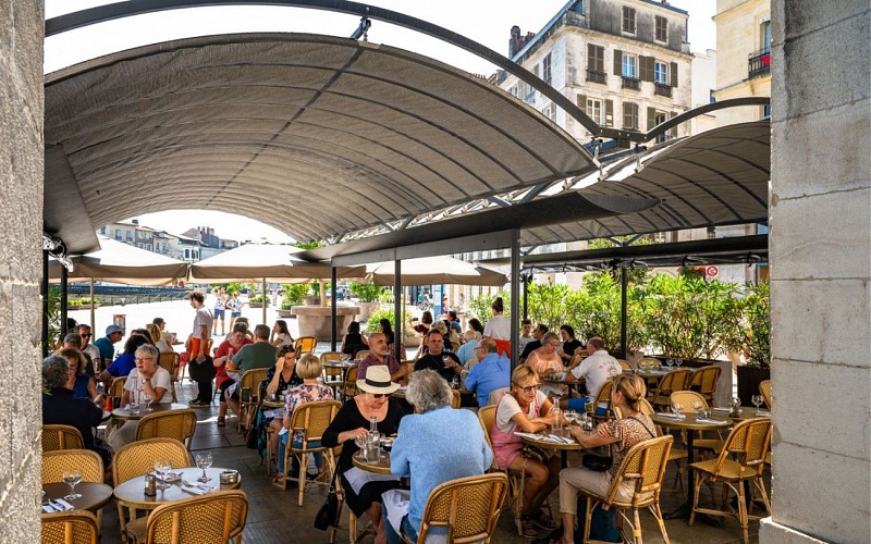 Vue terrasse café du théâtre