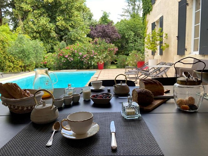 piscine petit dej