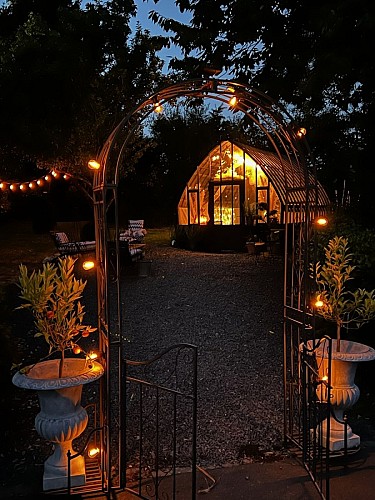 Domaine-Albizia-La-Serre-nocturne