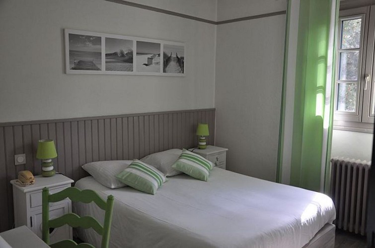 Hotel-Ttiki-etchea---chambre-5-2