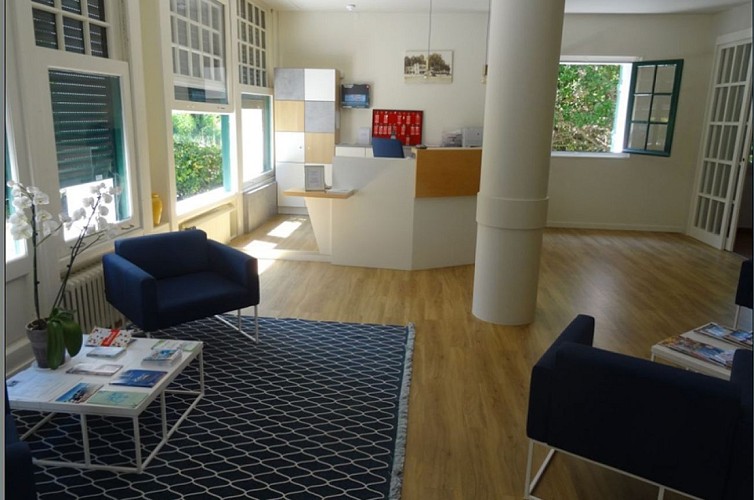 Hotel-Ttiki-etchea---accueil-2-2