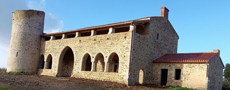 Logis-porche du château de la Touche