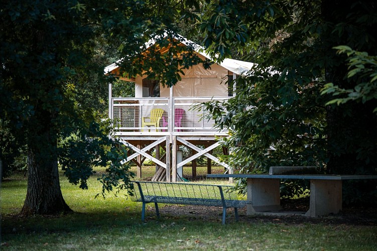 LOCATIFS CAMPING PORT MULON  ***