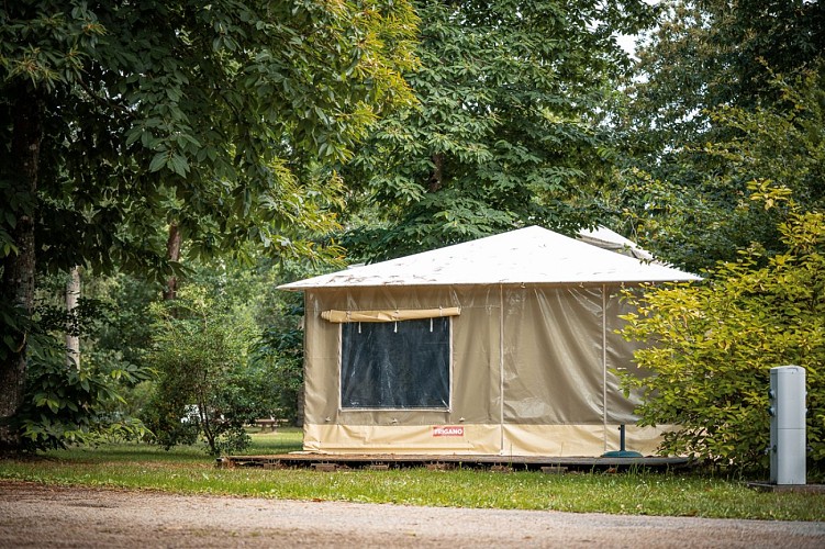 LOCATIFS CAMPING PORT MULON  ***