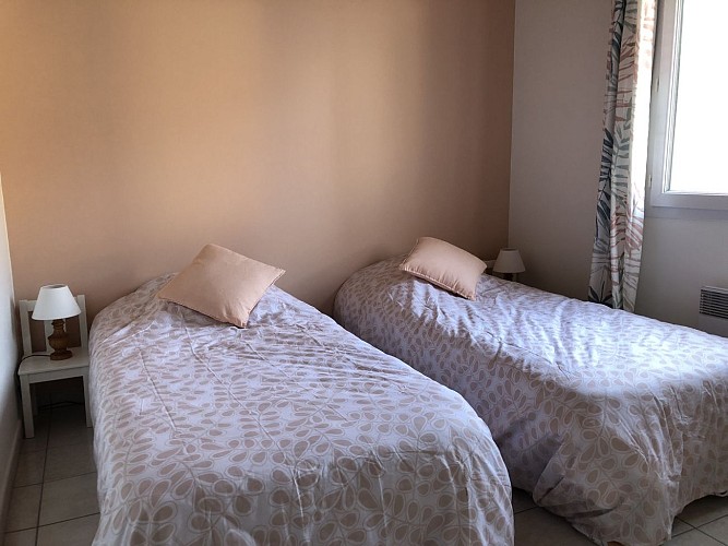 Les pieds dans le sable