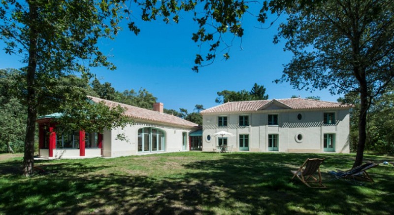 M. ET MME DE MENIBUS MAISON INDIVIDUELLE 15 PERSONNES