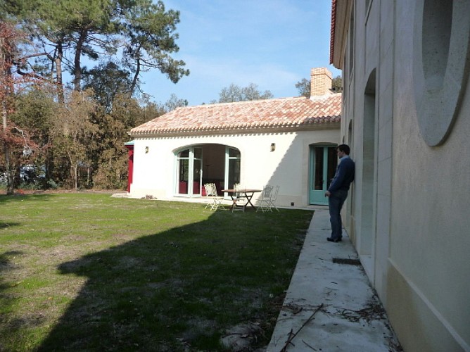 M. ET MME DE MENIBUS MAISON INDIVIDUELLE 15 PERSONNES