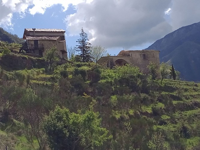 Vue sur chapelle Sainte-Croix