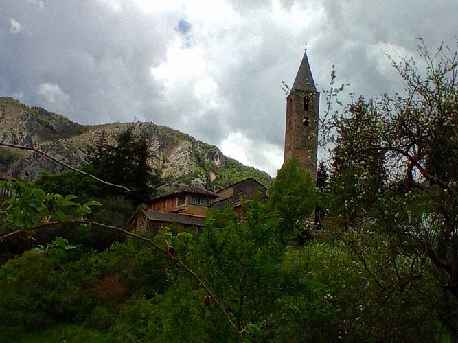 Vers le village